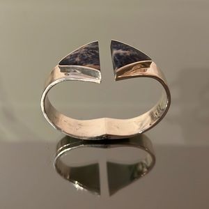 Silver bracelet with blue stone made in India